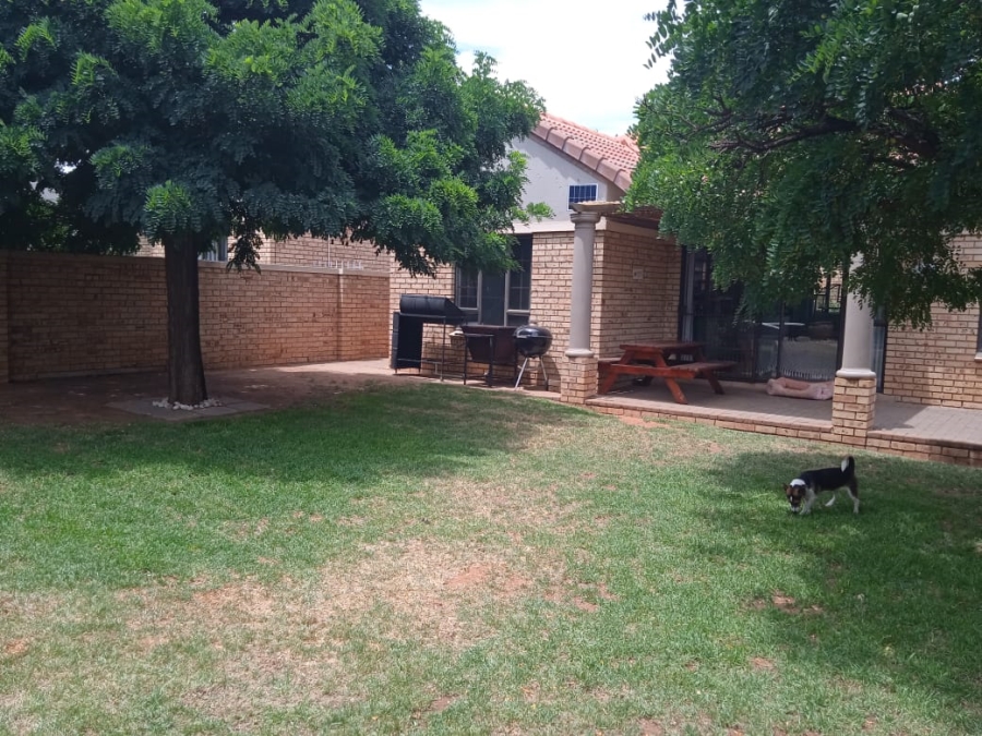 2 Bedroom Property for Sale in Vredenhof Sh Free State